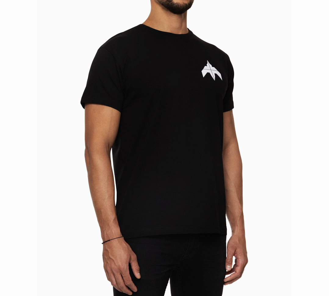 T-shirt_Black_Lifestyle_LF-e1716899965576.png